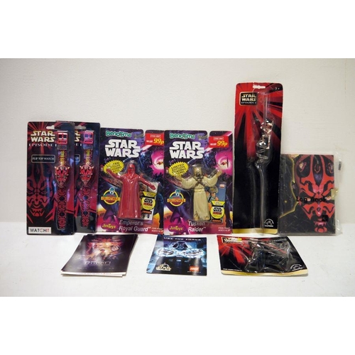 431 - Box of Star Wars collectables