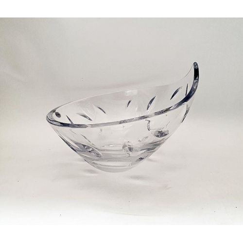 67 - A Rogaska large glass bowl with cut leaf shaped decoration together with a pair of Rogaska cut glass... 