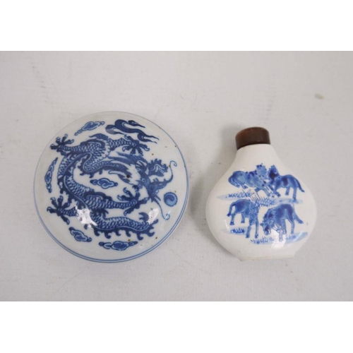 92 - Miniature Chinese blue and white ginger jar, a snuff bottle with dragon chasing pearl decoration, se... 