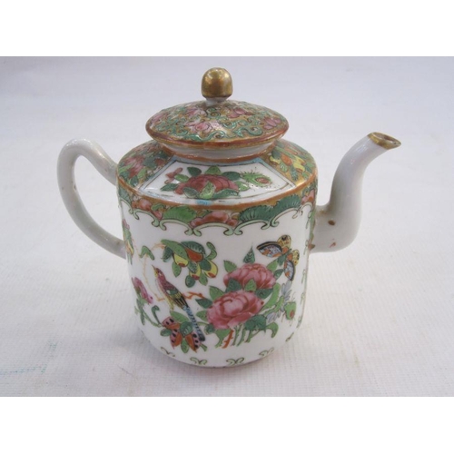 134 - Chinese canton porcelain small teapot decorated in famille rose colours, 13cm high, a pair of vases,... 