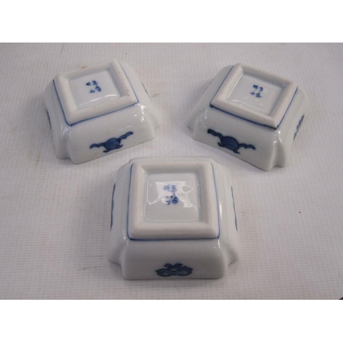 141 - Set of three modern Chinese porcelain miniature pickle dishes, square, blue peach decoration, 6.5cm ... 