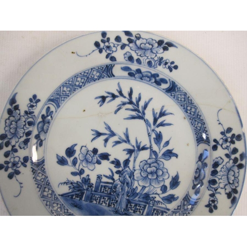 152 - 18th century Chinese porcelain plate with fence and bamboo decoration in underglaze blue, 23cm diame... 