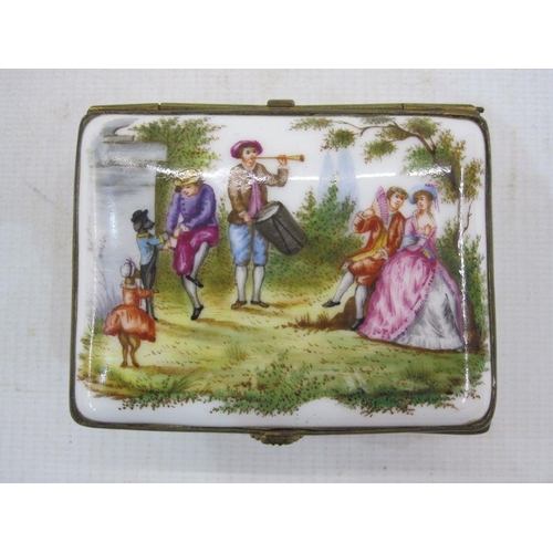 176 - Meissen-style porcelain snuff box, fete champetre