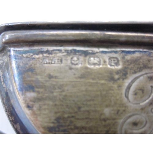 247 - Cake slice with queens pattern silver-cased handle, a silver mustard pot with blue glass liner and a... 