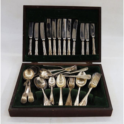 289 - Quantity plated table flatware, mainly for six, serpentine thread-pattern