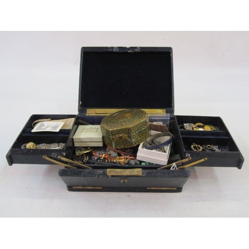 346 - Leather jewellery box and contents of assorted jewellery including glass beads, a banded agate penda... 