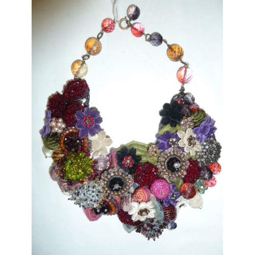 362 - Butler & Wilson floral collar, having felt and beaded relief flowerheads, in pink Butler & Wilson bo... 