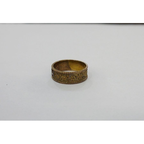 373 - 18ct gold mizpah ring, 4.3g approx.