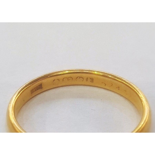 400 - 22ct gold wedding band, 3g approx.