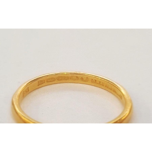 401 - 22ct gold wedding band, 2.8g approx.