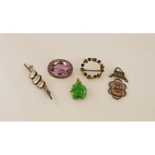 418 - Gold-coloured metal, amethyst-coloured stone and seedpearl oval brooch, an 18ct gold and jade Buddha... 