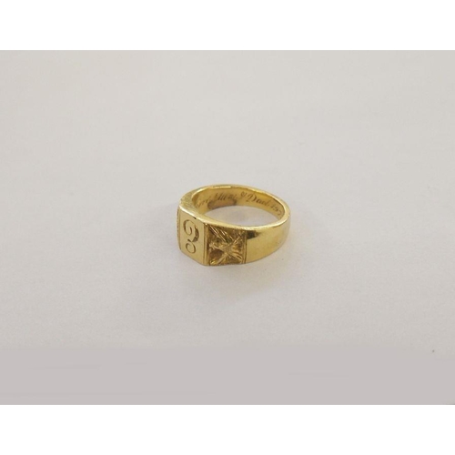 432 - 18ct gold gents signet ring, initialled 'E'. 13.5g approx.