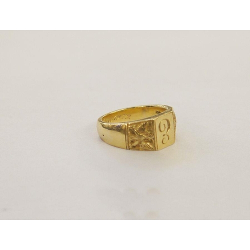 432 - 18ct gold gents signet ring, initialled 'E'. 13.5g approx.