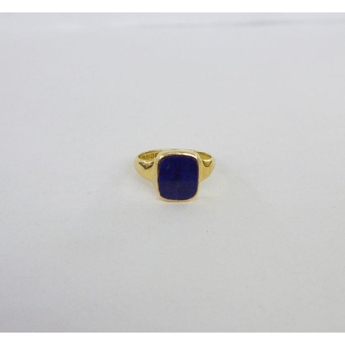 433 - 18ct gold and lapis lazuli mounted signet ring, 5g approx. in total