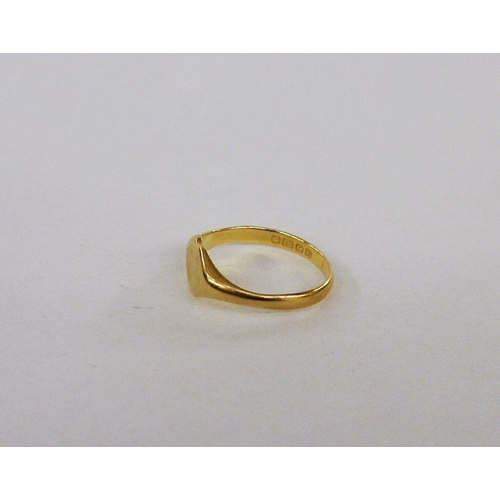 434 - 18ct gold signet ring, 2.5g approx.