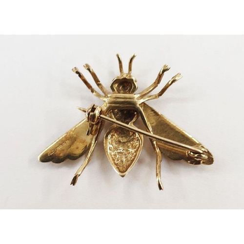 521 - 9ct gold single bee brooch, 3.5g