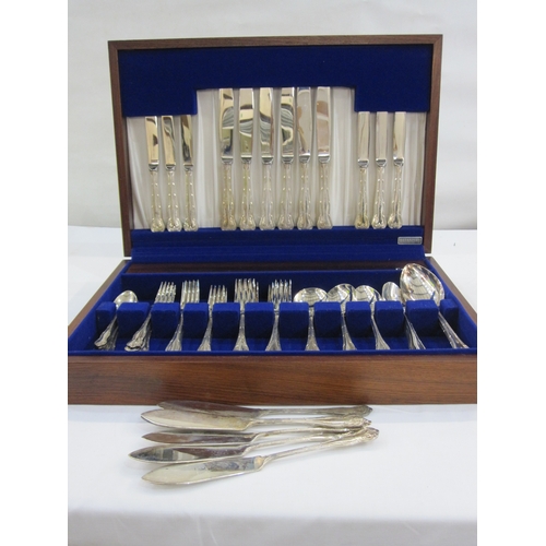 287A - Set of Cavalier EPNS flatware, foliate and thread pattern, mainly for six persons in canteen and six... 