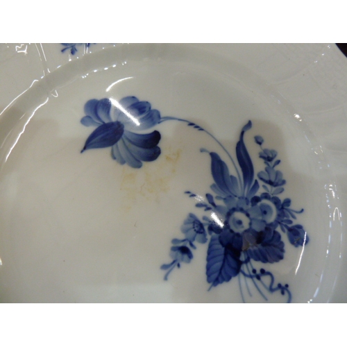 175 - Royal Copenhagen blue flower dinner service - complete description and further images to follow