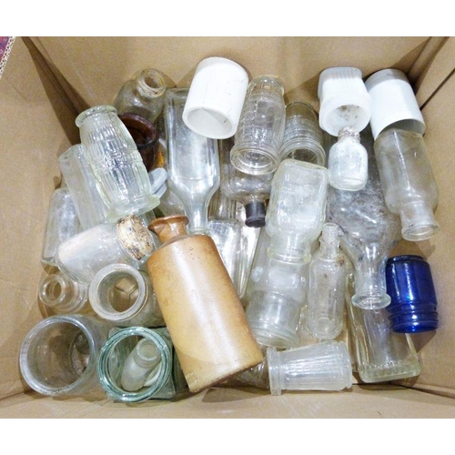 141a - Quantity of mainly vintage glass bottles and ink bottles