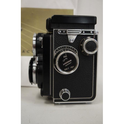 143e - Francke & Heidecke  Braunschweig Rolleiflex camera with Heidosmat 1:2,8/80 twin lens reflex camera i... 