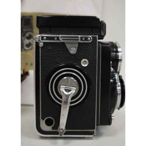 143e - Francke & Heidecke  Braunschweig Rolleiflex camera with Heidosmat 1:2,8/80 twin lens reflex camera i... 