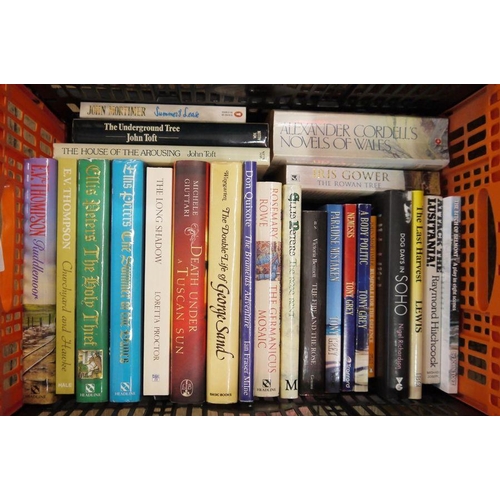 337 - Assorted modern fiction and Folio Society
 