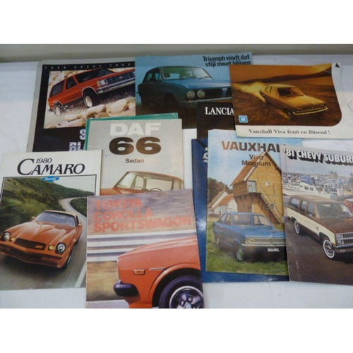 381B - Motor Cars - large quantity of brochures for various cars of the 20th century. ( 1 box)