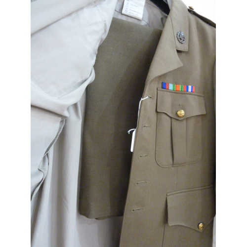 287 - Woman's Auxiliary uniform jacket, skirt and belt with hat