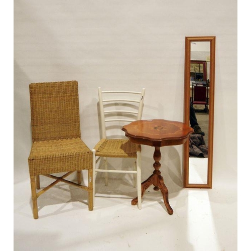 1119 - Narrow mirror, a coffee table and two chairs (4)