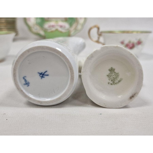 9 - Late 19th/early 20th century Aynsley china tea set for 12, to include teacups, saucers, tea plates, ... 