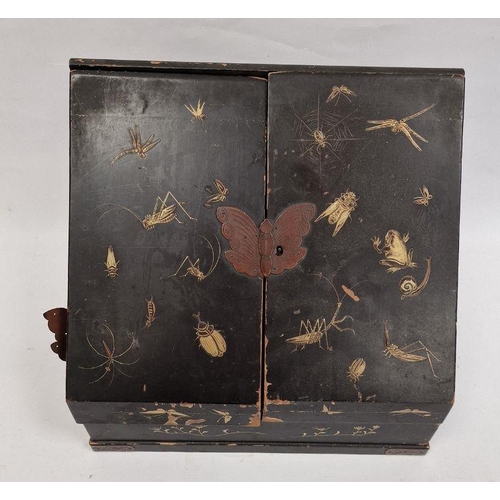 1026 - Japanese lacquer stationery desk tidy decorated with assorted insects and animals