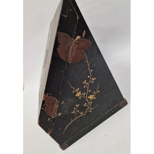 1026 - Japanese lacquer stationery desk tidy decorated with assorted insects and animals