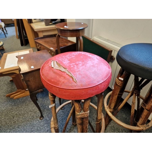 1092 - Two bentwood breakfast bar stools with modern upholstered seats (2)