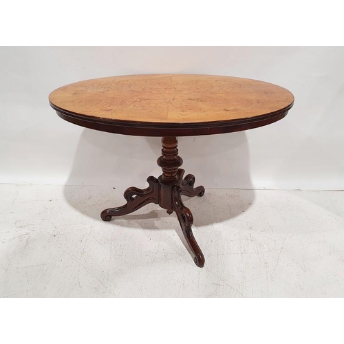 1280 - 19th century oval loo table on turned pedestal to tripod base, 74cm x 109cm x 78cm