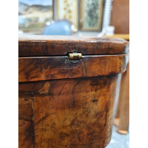 1382 - Early Victorian walnut gaming/work table, the lozenge-shaped top with satinwood inlay, opening to re... 