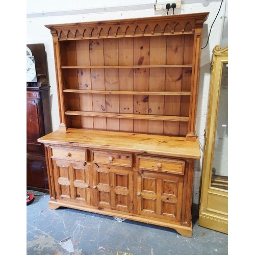 1385 - 20th century pine dresser, with moulded cornice, open shelves, three drawers, three cupboard doors, ... 