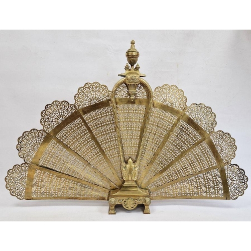 164 - Peacock-style brass folding firescreen (69 cm H)