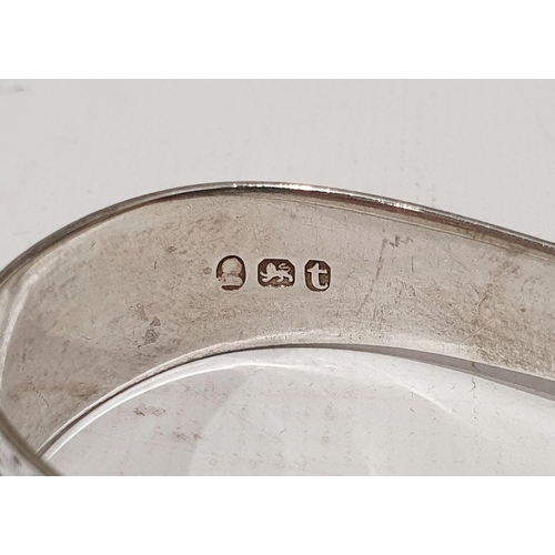 254 - Three silver sugar tongs to include George III sugar nips, London 1807 by Samuel Godbehere, Edward W... 