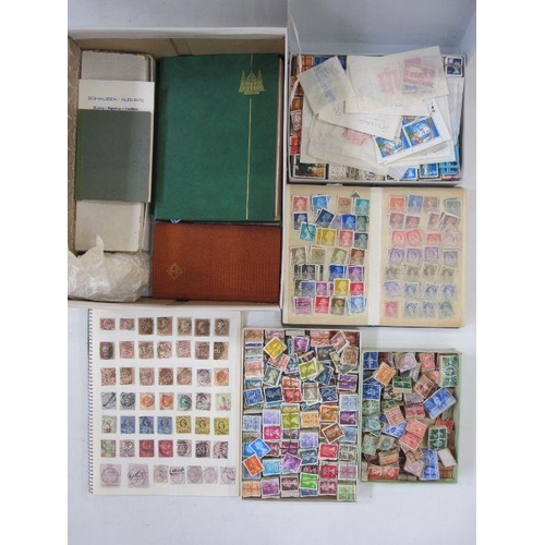 240 - GB: Box of mainly QV-QEII defin. & commem., used & unused (washed) decimal stamps in 3 small stockbo... 