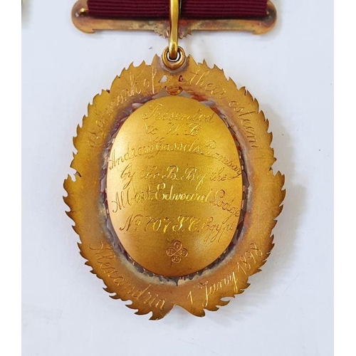 362 - Victorian 18ct gold Masonic jewel/medal in case of issue (approx. 41g).  Together with a silver maso... 