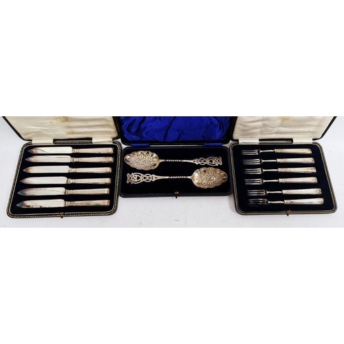 365 - Pair of late Victorian silver berry spoons, Birmingham 1900, O&S, in fitted case, a set of six cased... 