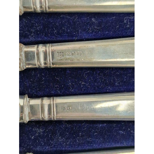 365 - Pair of late Victorian silver berry spoons, Birmingham 1900, O&S, in fitted case, a set of six cased... 