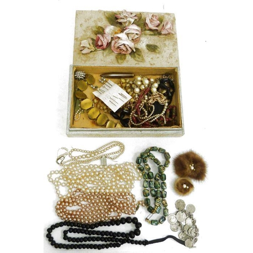 470 - Costume jewellery to include necklaces, etc (1 box)