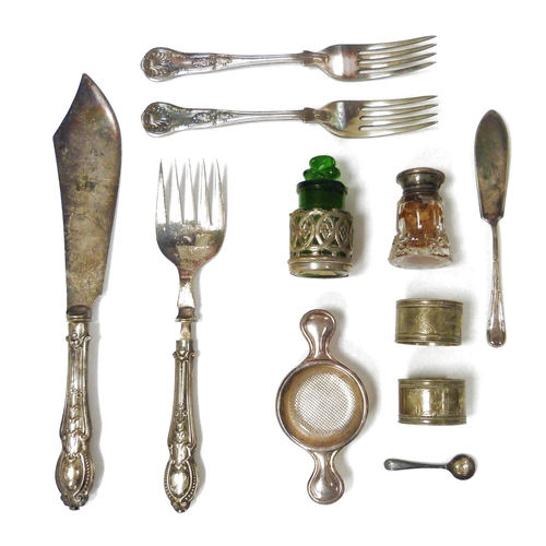 417 - Collection of assorted silver-plated flatware, including a pair of fish servers, a pair of named and... 