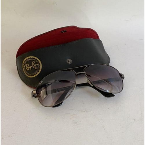 140 - Ray-ban sunglasses in original Ray-ban case