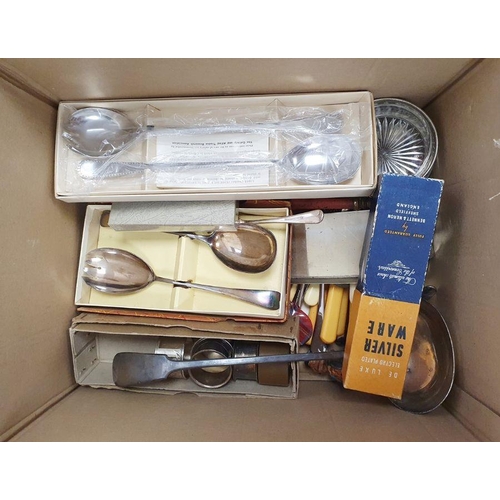 336 - Quantity of EPNS to include Jersey milk jug, sundry table flatware, carving sets, pewter mugs, etc (... 