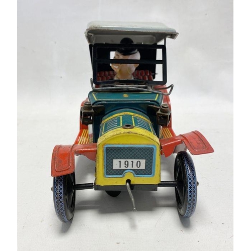 561 - Jalopy tin Car