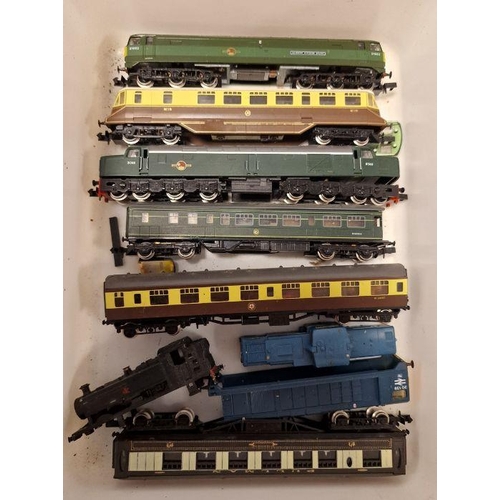 602 - Collection of railway items to include Graham Farish diecast N gauge  7029 'Clun Castle' Locomotive ... 