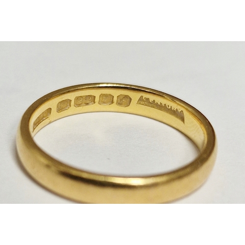 330 - 22ct gold wedding ring, 4.7g approx.