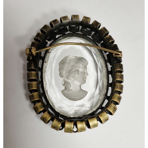 350 - 19th century gilt metal and intaglio carved oval brooch, depicting female classical profile head, 5.... 